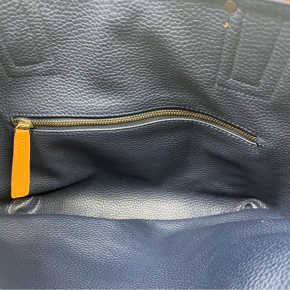 G.H. Bass & Co caramel vegan leather tote bag with navy blue crossbody strap - Picture 11 of 16